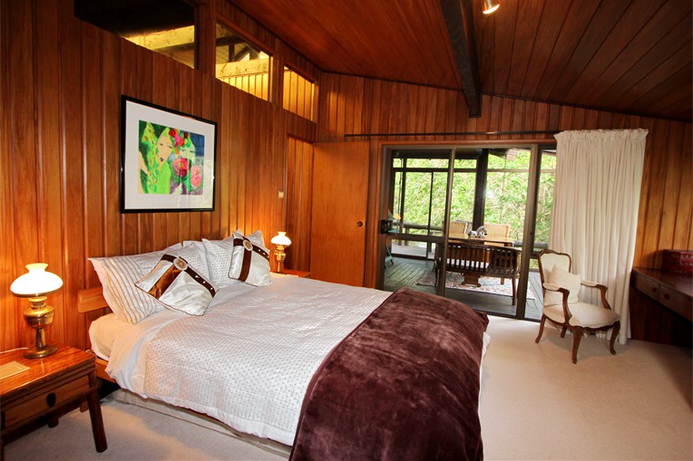 Bedroom with ensuite